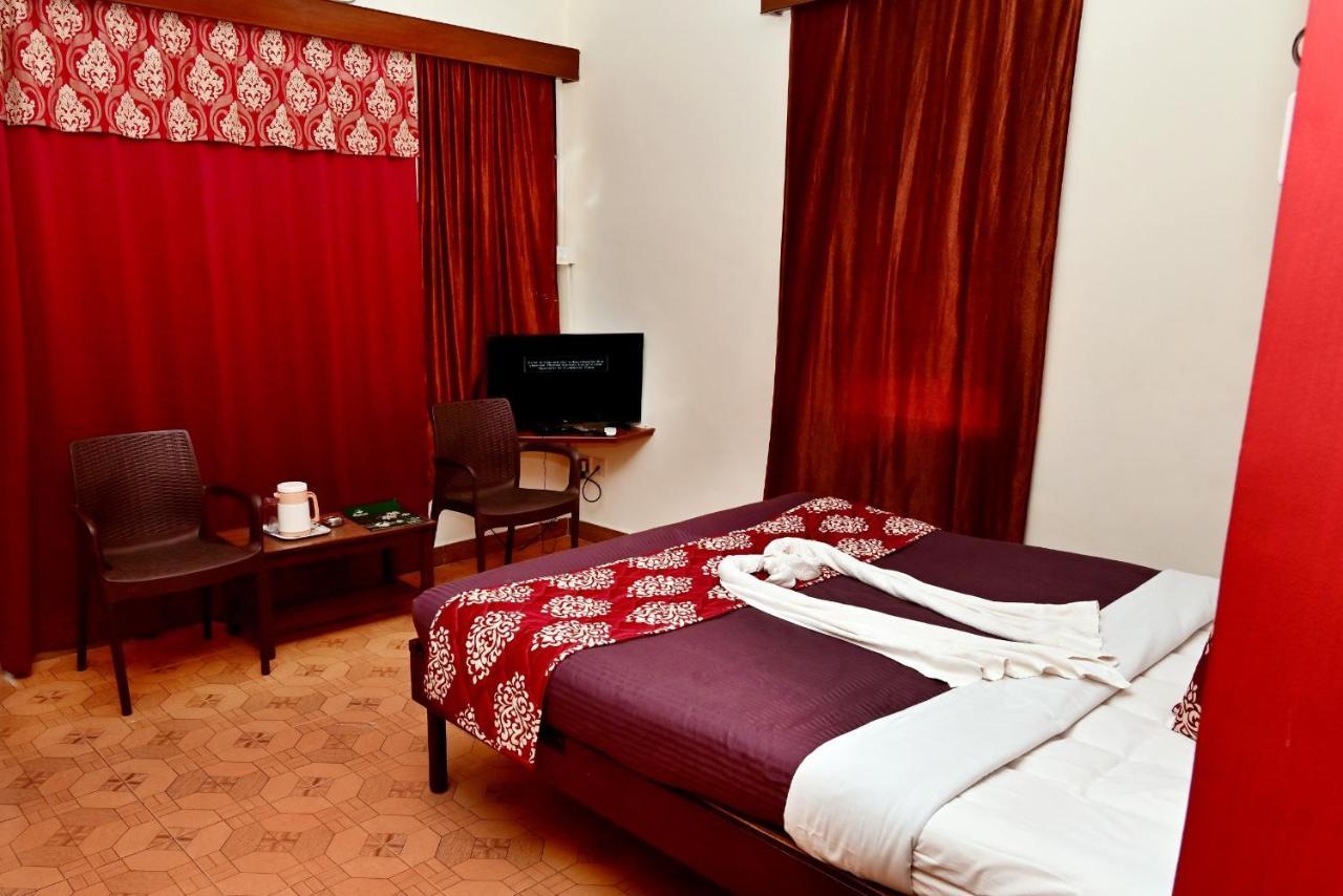 Swimsea Beach Resort, A Beach Property Panaji Buitenkant foto